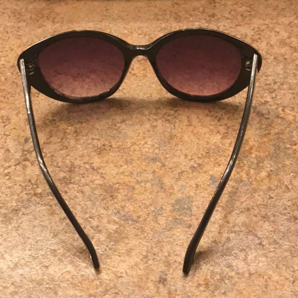 Leopard Shades - Picture 2 of 3